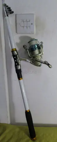 TELESCOPIC 2.4m FISHING ROD & FISHING REEL
