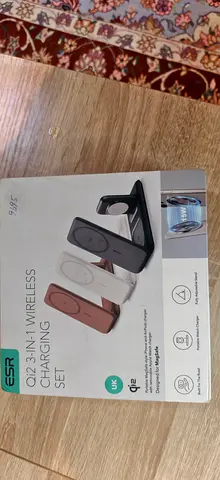 ESR 3-in-1 Wireless Charging Stand (Qi) - White (Boxed)