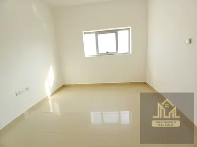 LAVISH APPARTMENT \\ AT THE PRIME LOCATION \\ FAMILY BUILDING \\