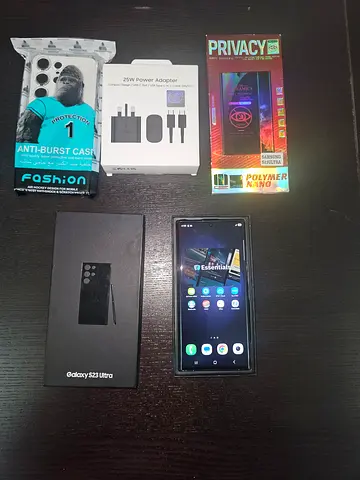 Samsung Galaxy S23 ultra 12/512Gb clean with Box charger waterpack condition 10/10