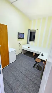 FULLY FURNISHED WINDOW SPACIOUS PARTITION ROOM READY TO MOVE IN TECOM 5MIN TO DIC METRO....