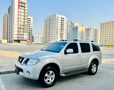 Nissan Pathfinder 2015 | GCC Spec | Low KM | Family SUV | Only AED 22,000