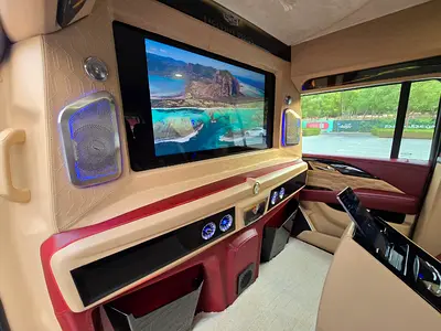 صورة 11 لـ 2018 Cadillac ESCALADE