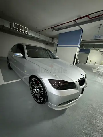 Well Maintained BMW 3-Series 323i 2007 | European Specs