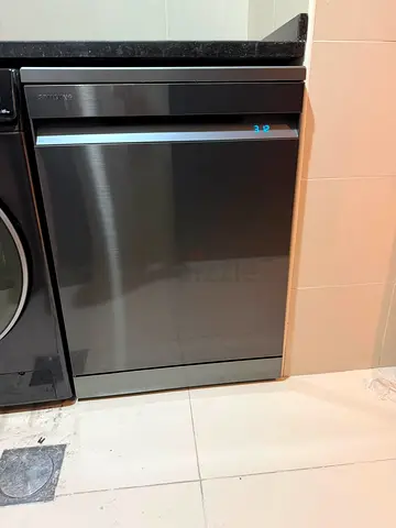 Samsung 3 racks dishwasher with WiFi connected latest model