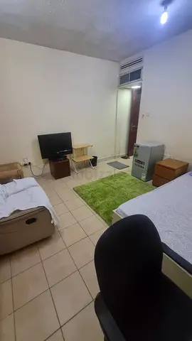 Master room for rent. For single Excicutive or couple only. Tourist club area navi gate side