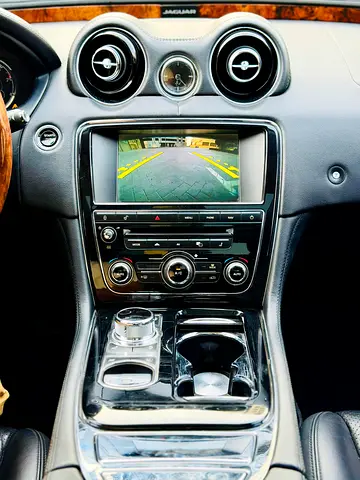صورة 13 لـ 2014 Jaguar XJ
