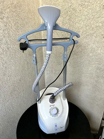 Standing Garment Steamer - Compact Home Steamer in Good Condition