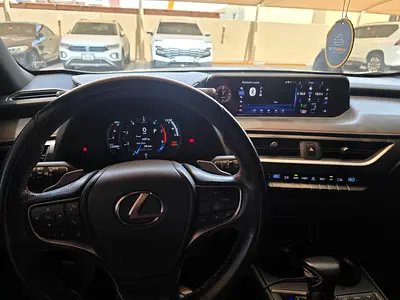 صورة 12 لـ 2019 Lexus UX-SERIES