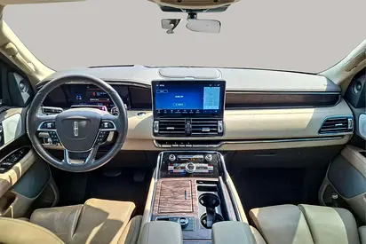 صورة 9 لـ 2022 Lincoln NAVIGATOR