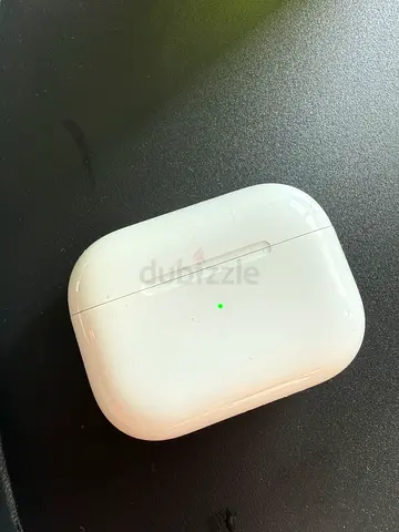 Apple AirPods Pro (2nd gen) with Wireless Charging Case (type C) - Good Condition