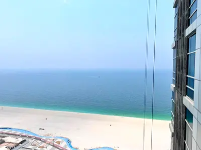 فرصة مميزة للسكن الفاخر في أبراج الريزيدنس – كورنيش عجمان  شقة فاخرة بإطلالة بحرية مباشرة (Sea View) تجمع بين الراحة والرقي في أرقى مواقع عجمان غرفتي