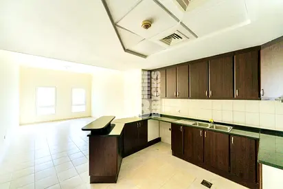 EXCLUSIVE DISCOUNT | 2 + Store | Vacant in Dec