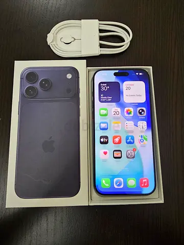 Iphone 17 pro max with box 256Gb LLA Dual esim warranty till april 2027 battery 100%