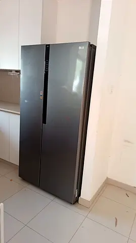 I am selling my lg fridge side by side 680 litter capacity