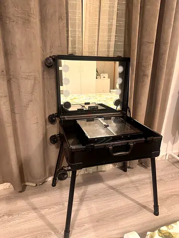 Makeup Stand