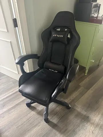 Desk chair (gaming)