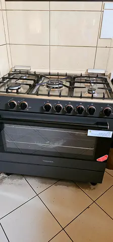Toshiba 5-Burner Gas Range with Oven – Good Working Condition