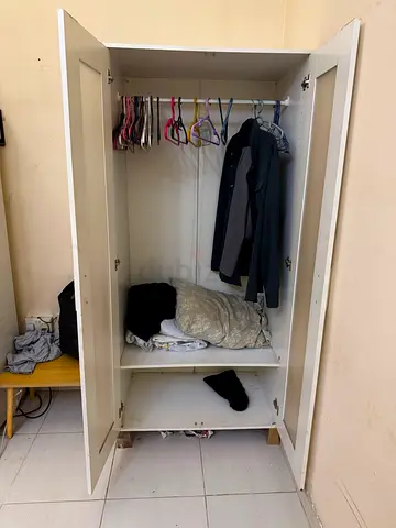 Small wardrobe 30 aed location sharjah