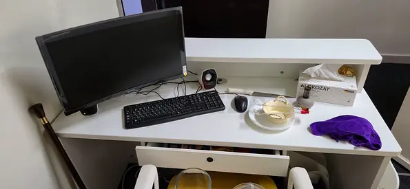 Receptionists table with built-in drawer (white)