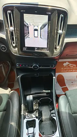2022 Volvo XC40 — миниатюра 7