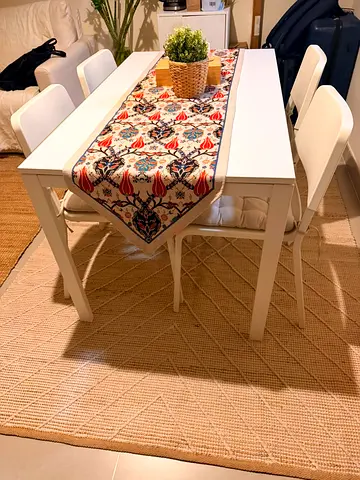Dining table + 4 Chairs