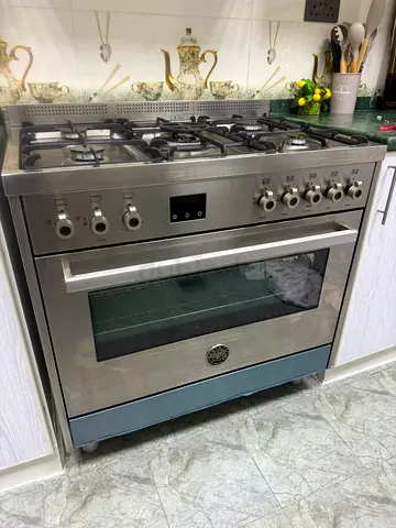 Bertazzoni Italian Top gas oven electric