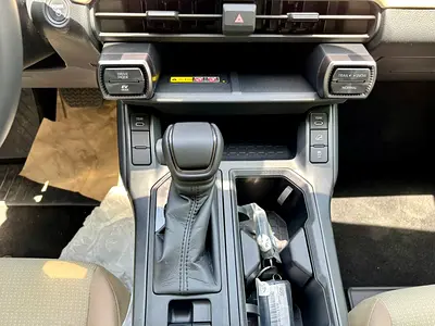 Toyota RAV4 XLE, миниатюра 7