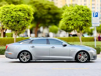 صورة 8 لـ 2014 Jaguar XJ