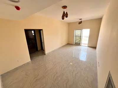 أول ساكن شهر مجانا وباركن مجاني غرفة وصالة بلكونة إطلالة ممتازة | الجرف 3 قرب الصيني