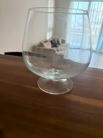 Set of 1 large crystal brandy snifter glass - gently used. Quick Sale