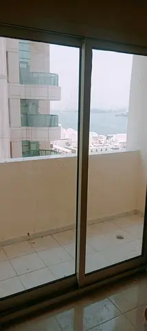 📍2-Bedroom Apartment for Annual Rent – Al Majaz 2 🌊 Sea View 🏡 2 Bedrooms + Living Room 🛁 3 Bathrooms ❄️ Central Air Conditioning