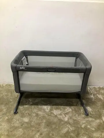 Roomie glide foggy gray joie Baby bed