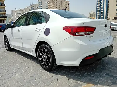 2019 KIA RIO 照片 16