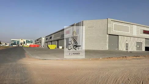 🏭 مباشر من المالك 🔥 مصنع / شبرة جديدة للإيجار | 2,540 قدم² | أم الثعوب الصناعية الجديدة – أم القيوين