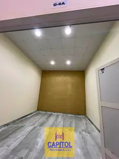PRACTICAL WAREHOUSE UNIT OFFERING CONVENIENT SPACE FOR ALL STORAGE PURPOSES