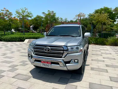 Pristine Toyota Land Cruiser GXR 2017 | V8 | GCC Specs