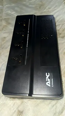 APC by Schneider Electric UPS Battery Backup and Surge Protector