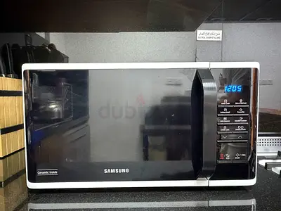 Samsung Countertop Microwave - Almost New Condition