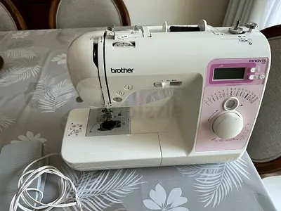 Brother Innov-is NV15P Sewing machine for sale