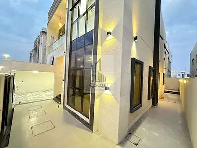 Modern villa with 5 bedrooms, freehold ownership