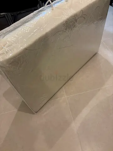 Single foldable mattress in good condition - Used only for 1 week , no contact , clean , no stains