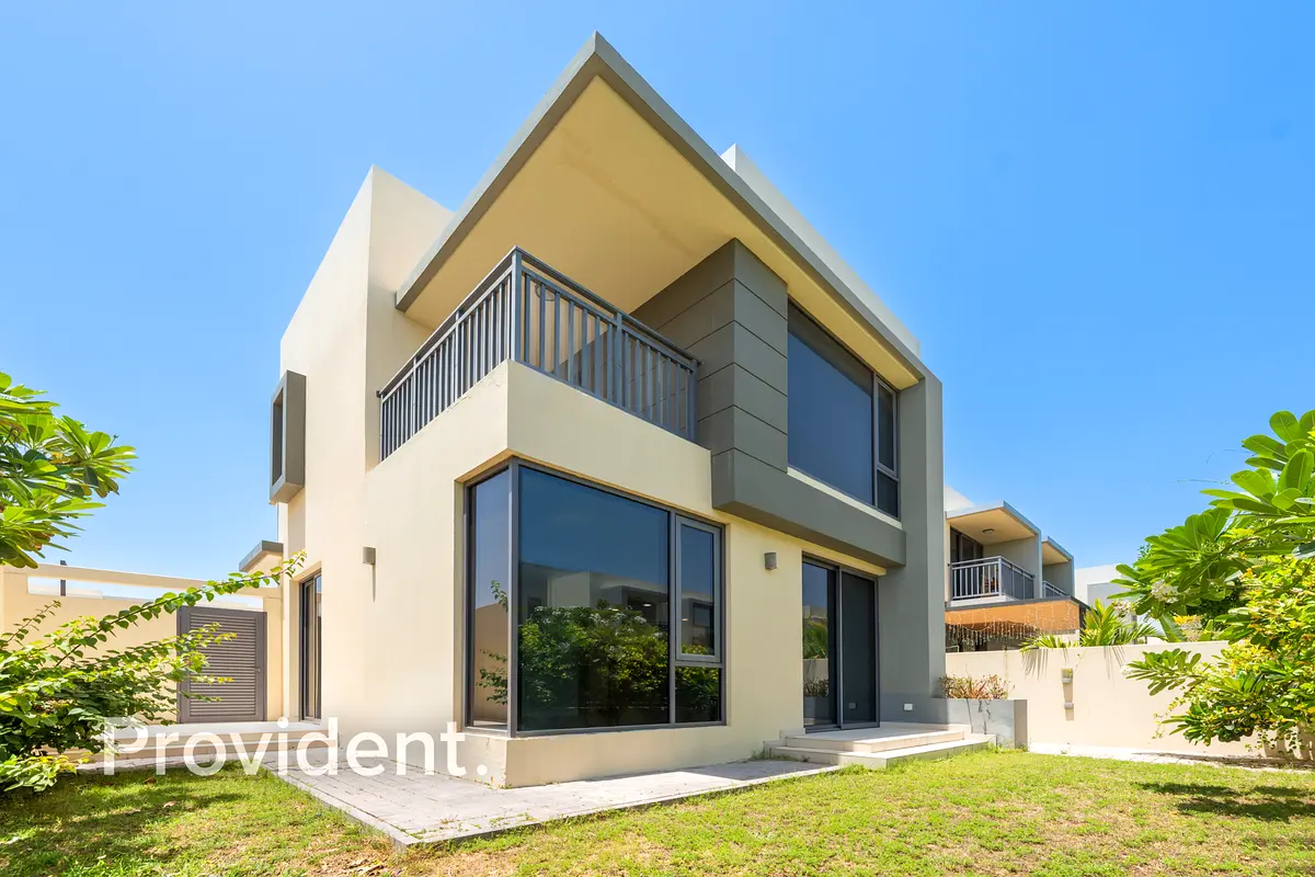 Luxury Family Home | Maid's Room | Spacious