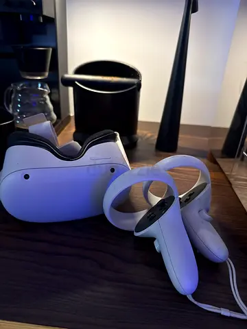 Meta Quest 2 VR Headset with Controllers - Good Condition