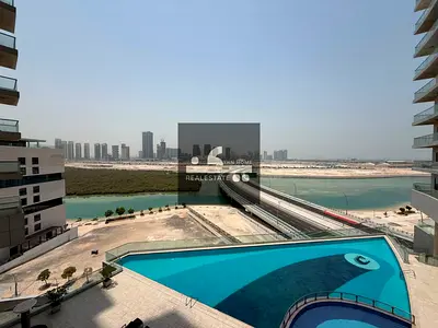 Bright and Spacious Apartment Near Everything You Need