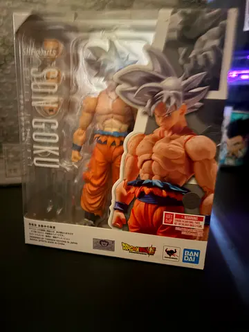 Sh figuarts Goku ultra instinct