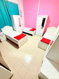 Bed space for ladies in ladies apartment near mall of Emirates only 1500 pm