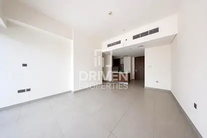 Modern Apt with Maids Room | Great Location