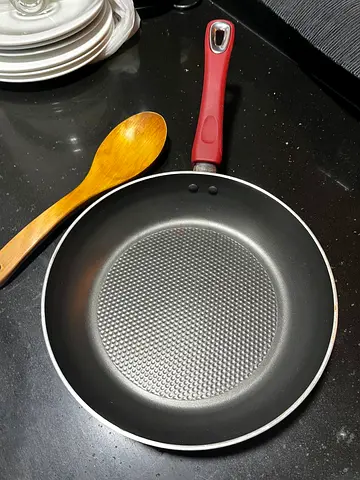 PRESTIGE NON STICK PAN WITH LID brand new