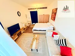 Studio in Sharjah, Al Majaz 2: spacious, with a separate kitchen and bathroom.